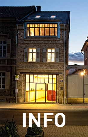 INFO - Blick auf die Vinothek